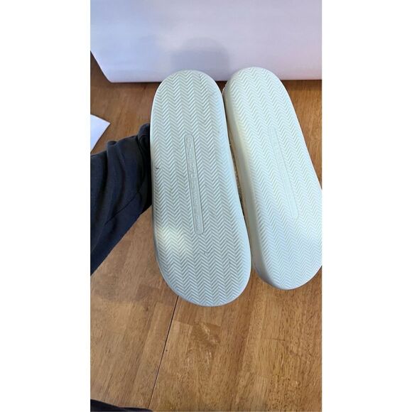 TAYLOR SWIFT INSPIRED SLIPPERS NEW SZ 9 MEET ME AT MIDNIGHT NEW - Picture 4 of 5